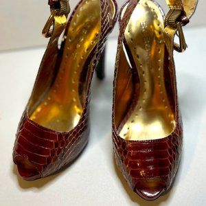 BCBG Girls Faux Snakeskin Heels Women Size 4  Pre-owned